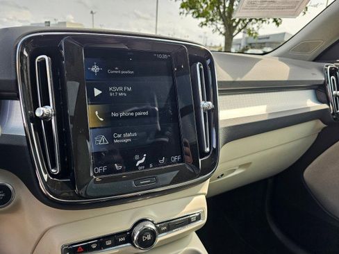 Used 2019 Volvo XC40 T5 Momentum image 38