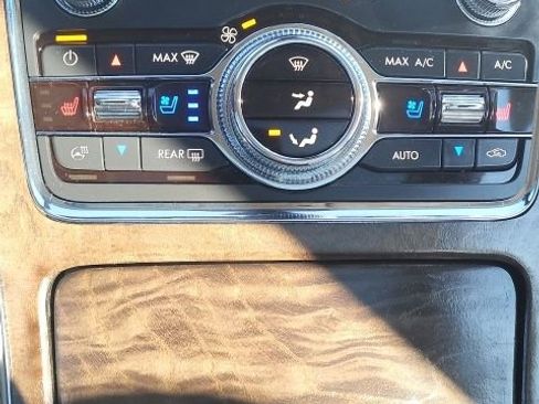 Used 2018 Lincoln Continental Reserve AWD/4WD image 11