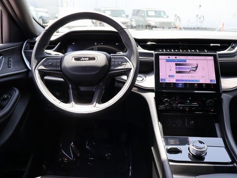 New 2025 Jeep Grand Cherokee L Limited w/ Black Appearance Package image 20