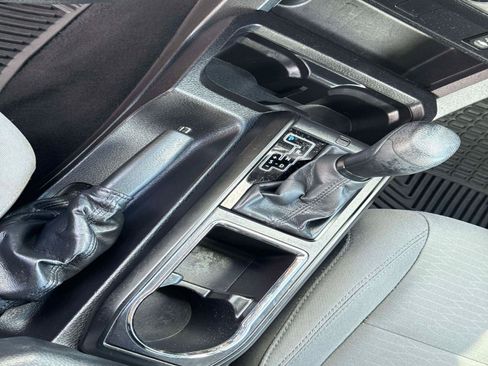 Used 2016 Toyota Tacoma SR image 22