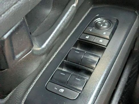 Certified 2025 Toyota Tacoma SR image 21