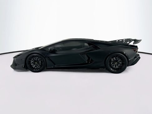 Used 2024 Lamborghini Revuelto AWD/4WD image 8