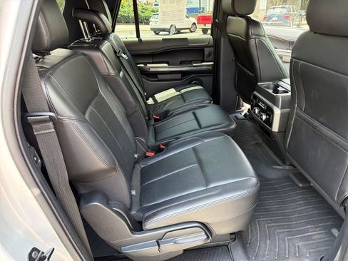 Used 2018 Ford Expedition Max XLT w/ Equipment Group 202A AWD/4WD image 48