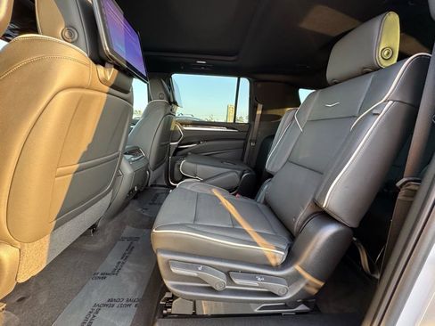 New 2026 Cadillac Escalade ESV Sport w/ LPO, ONYX Package image 34