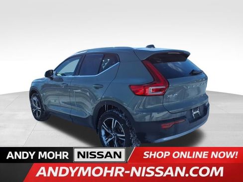 Used 2023 Volvo XC40 B5 Plus image 24