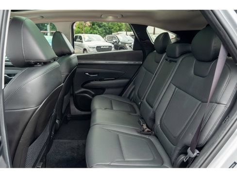 Used 2022 Hyundai Tucson Limited w/ Cargo Package FWD image 13