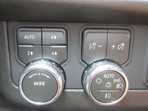 New 2026 GMC Yukon Elevation w/ Elevation Premium Package AWD/4WD image 17