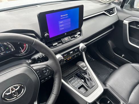 Used 2023 Toyota RAV4 XLE Premium image 23