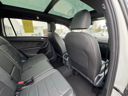 Certified 2023 Volkswagen Tiguan SEL R-Line image 25
