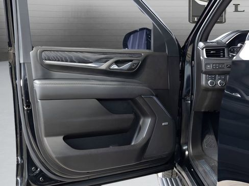 Used 2021 GMC Yukon XL Denali w/ Denali Premium Package AWD/4WD image 36