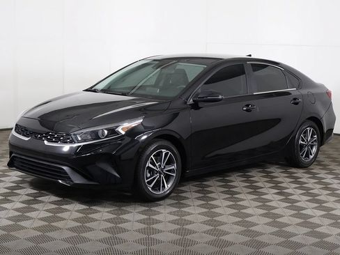 Used 2023 Kia Forte LXS w/ LXS Technology Package FWD image 7