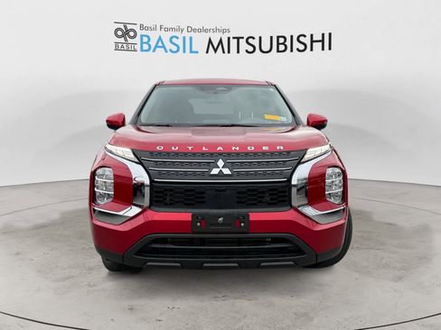 Used 2024 Mitsubishi Outlander ES image 8