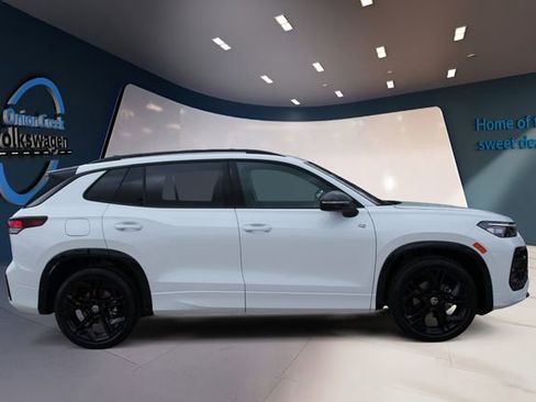 New 2026 Volkswagen Tiguan SE R-Line FWD image 4
