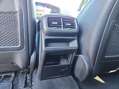 Used 2020 Mercedes-Benz GLE 450 4MATIC image 33
