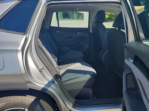 New 2025 Volkswagen Tiguan SE image 45