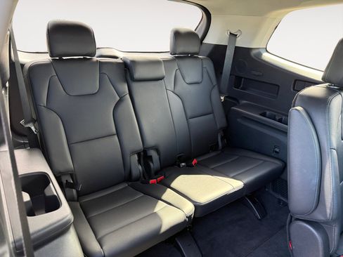 Used 2022 Kia Telluride SX w/ Towing Package image 18