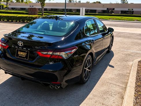 Used 2023 Toyota Camry SE w/ Convenience Package FWD image 9