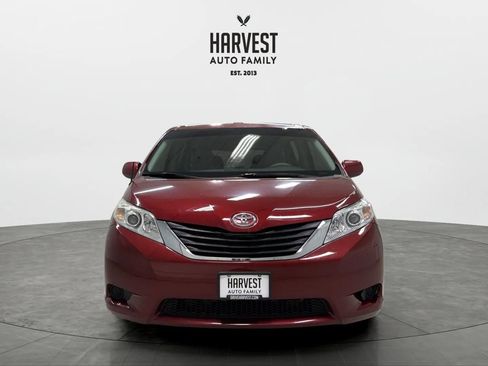 Used 2011 Toyota Sienna LE FWD image 11