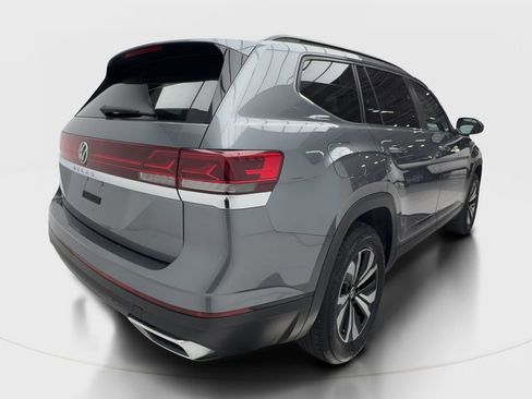 Used 2025 Volkswagen Atlas SE FWD image 7