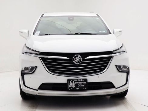 Used 2023 Buick Enclave Essence AWD/4WD image 5