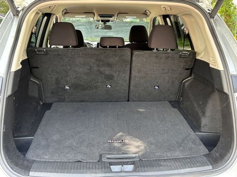 Used 2025 Nissan Rogue SV FWD image 32