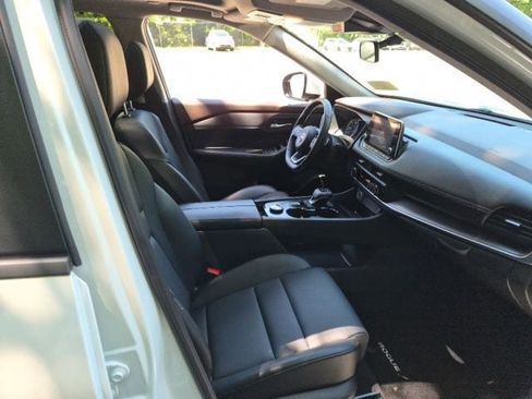 Used 2023 Nissan Rogue SV w/ SV Premium B Package AWD/4WD image 23