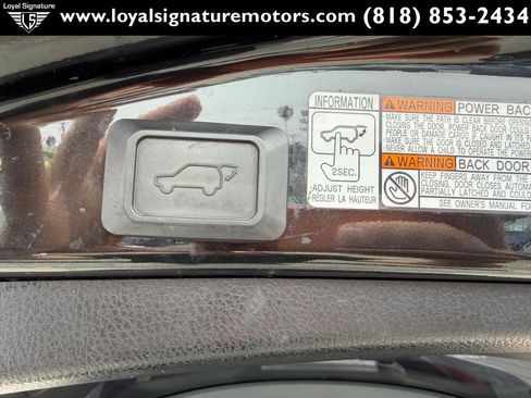 Used 2017 Toyota RAV4 XLE AWD/4WD image 11