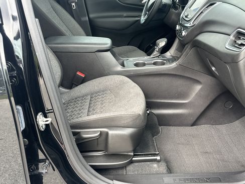 Used 2024 Chevrolet Equinox LT FWD image 13