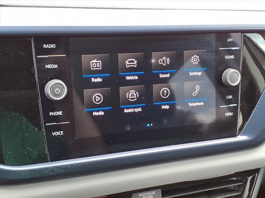 Used 2022 Volkswagen Taos SE w/ Panoramic Sunroof Package FWD image 29