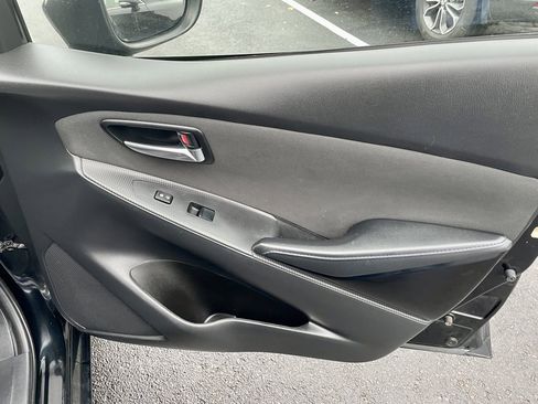 Used 2016 Scion iA image 10