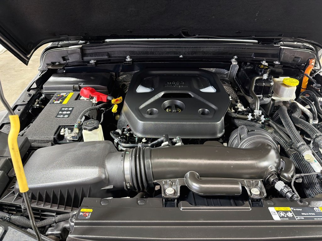 Used 2024 Jeep Wrangler Unlimited Sahara AWD/4WD image 30