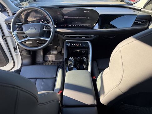 Used 2025 Audi Q5 Premium Plus w/ Premium Plus image 16