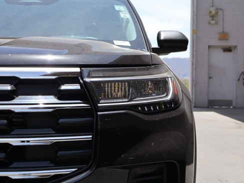 Used 2025 Ford Explorer Active RWD image 8