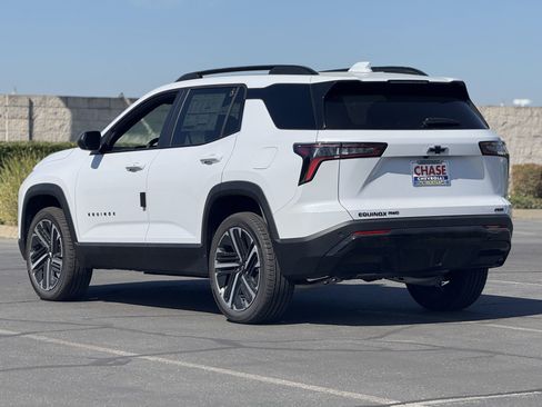 New 2026 Chevrolet Equinox RS w/ LPO, Floor Liner Package image 4