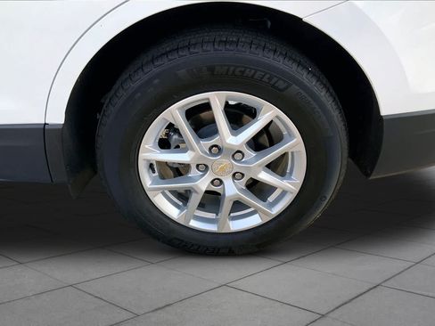 Used 2024 Chevrolet Equinox LT w/ LPO, Floor Liner Package FWD image 11