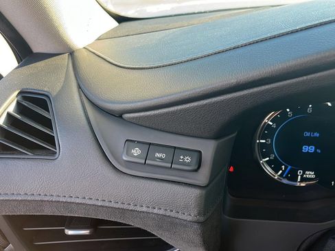 Used 2020 Cadillac Escalade ESV Luxury image 16