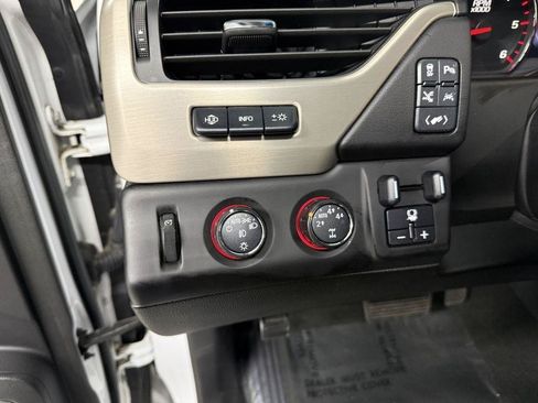 Used 2016 GMC Yukon XL Denali w/ Open Road Package AWD/4WD image 14