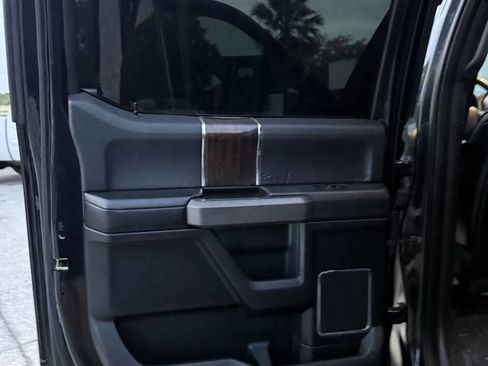 Used 2015 Ford F150 Platinum w/ Equipment Group 701A Luxury image 19