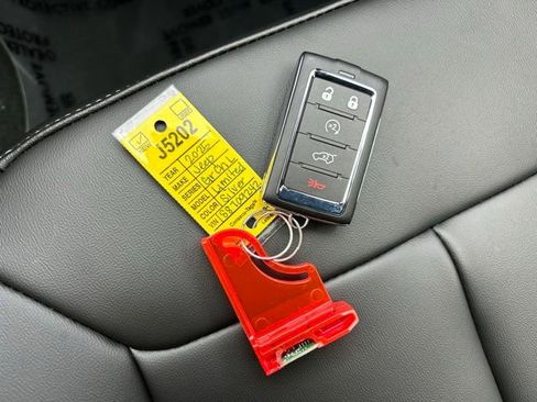 New 2025 Jeep Grand Cherokee L Limited w/ Black Appearance Package image 25