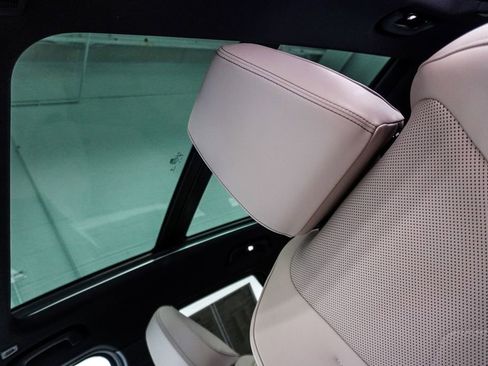 Used 2025 BMW X1 xDrive28i image 8