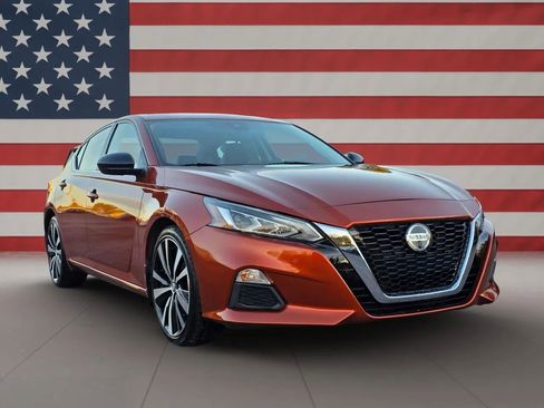 Used 2022 Nissan Altima 2.5 SR image 2