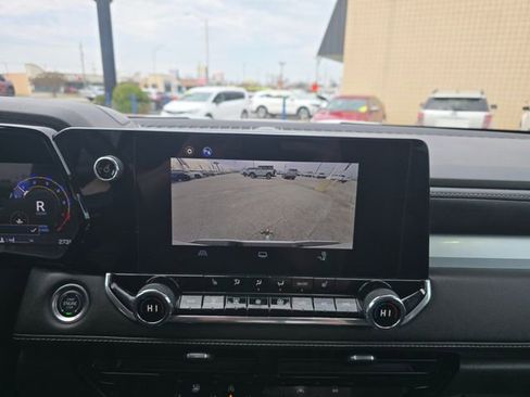 Used 2024 Chevrolet Colorado LT w/ LT Convenience Package III image 17