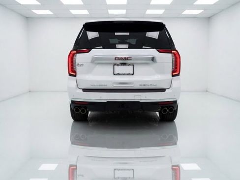 Used 2021 GMC Yukon XL Denali w/ Denali Premium Package image 7
