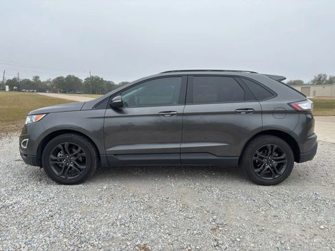 Used 2018 Ford Edge SEL w/ Equipment Group 201A image 2