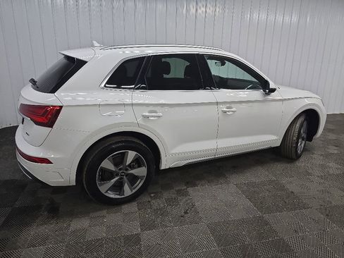 Used 2023 Audi Q5 2.0T Premium w/ Convenience Package AWD/4WD image 3