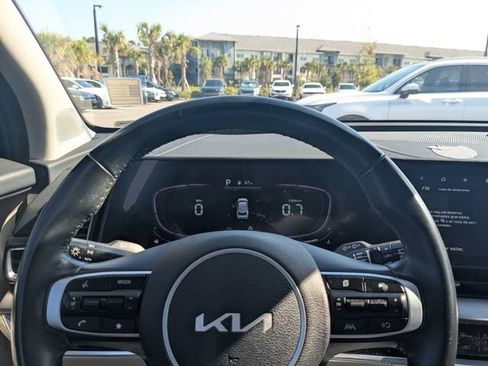 Used 2025 Kia Sportage EX w/ Premium Package FWD image 27
