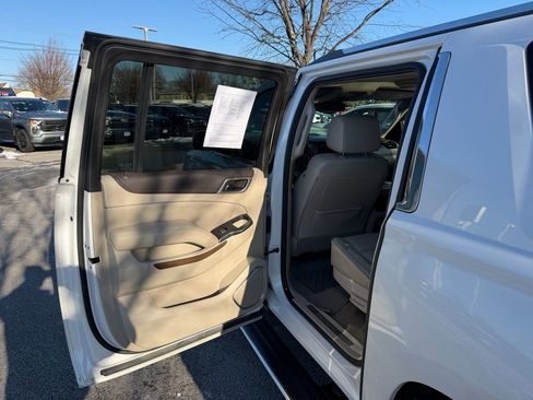 Used 2019 GMC Yukon XL Denali w/ Denali Ultimate Package image 17