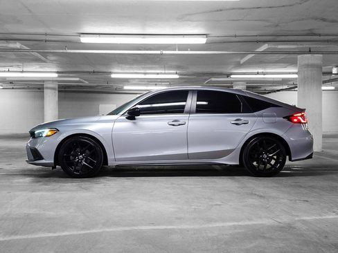 Used 2023 Honda Civic Sport image 15