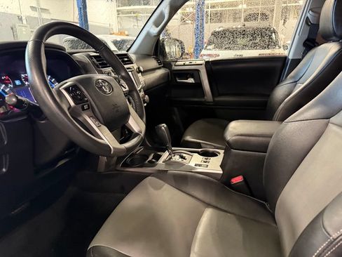 Used 2015 Toyota 4Runner SR5 Premium RWD image 4