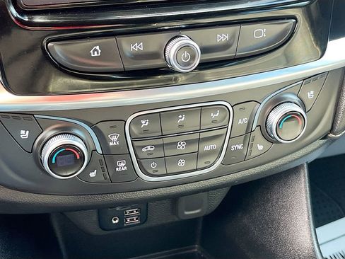 Used 2023 Chevrolet Traverse Premier w/ Redline Edition FWD image 16